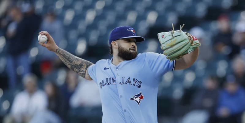 Blue Jays Release Manoah, Santander Returns