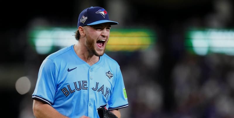 Blue Jays Rookie Yesavage Shines, Nears Glory