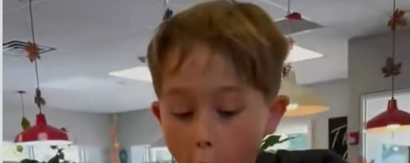 Chiefs Gift Kid After Mahomes' Headband Stolen