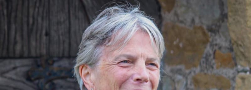 First LGBTQ Woman Named Archbishop in Britain