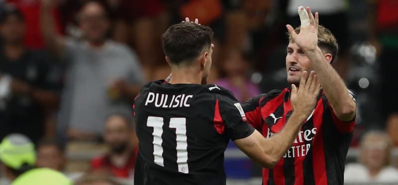 Pulisic Advises Gimenez on Goal Drought