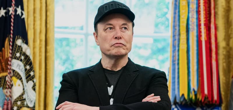 AI Company Owned by Musk Deletes Posts Praising Hitler