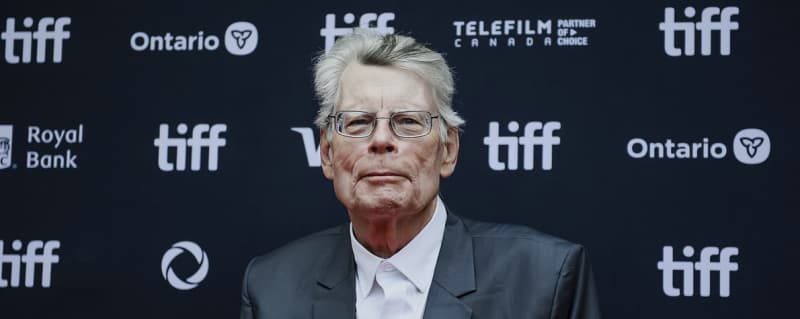 Author Stephen King's criticism of Trump backfires after falling for fake World Series post.