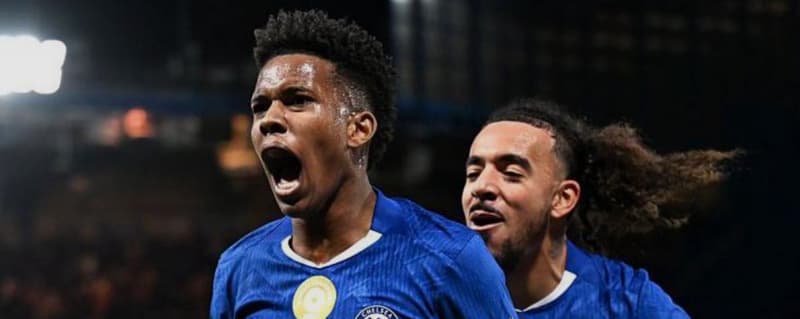 Chelsea Beats Liverpool 2-1 with Stoppage-Time Winner