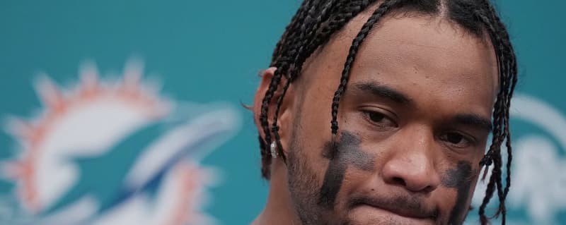 Miami Dolphins Quarterback Criticizes Teammates in Intense Press Conference