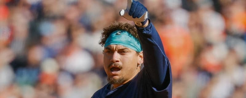MLB Star Sparks Controversy with Blatant Sign-Stealing